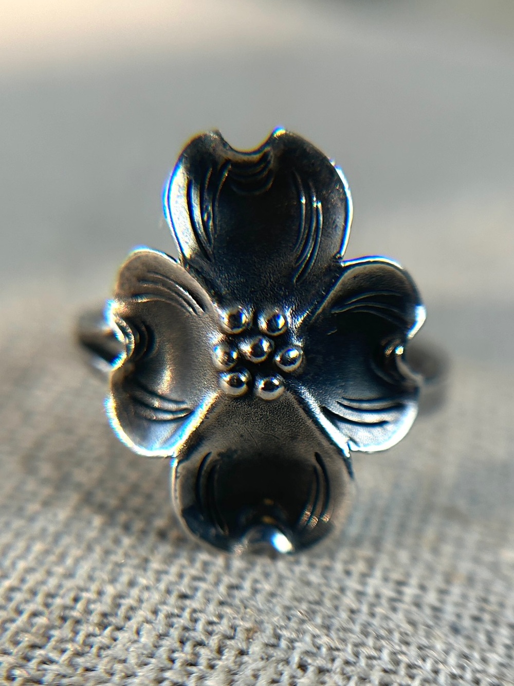 Stuart Nye Sterling Vintage Silver Dogwood Flower Ring Size 4